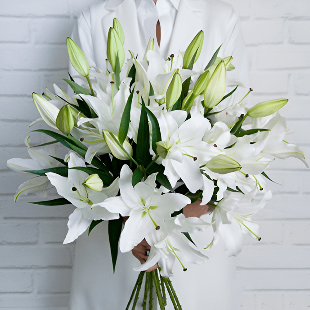 Роскошный букет лилий