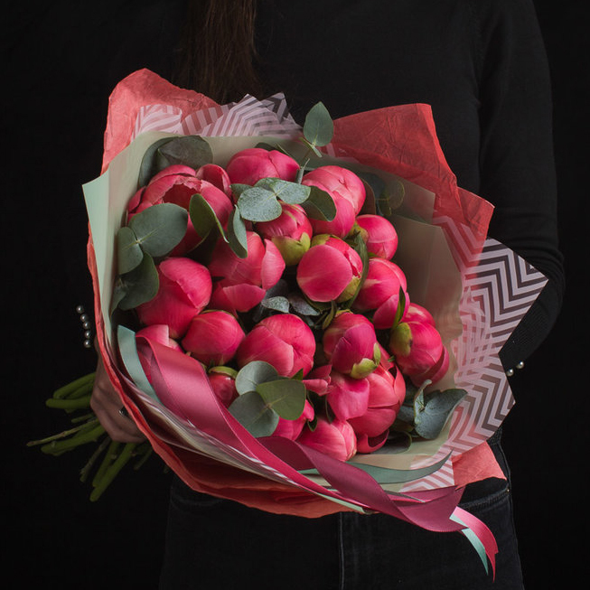 Коралловые пионы