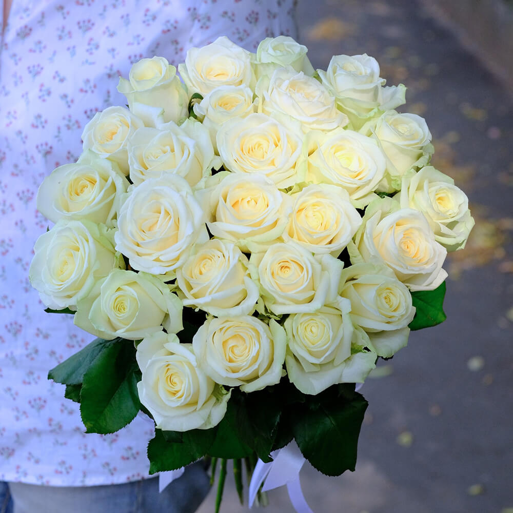 Букет 25 белых роз Avalanche Букет 25 белых роз Avalanche