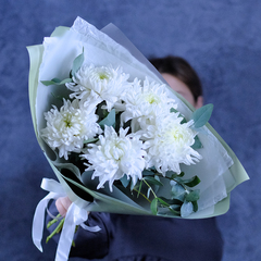 Букет крупноцветковых хризантем Magnum