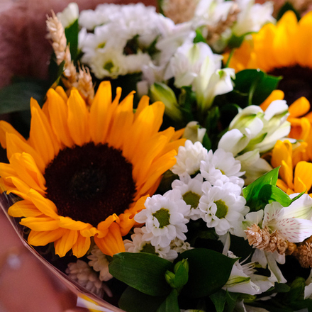 Букет с подсолнухами #9