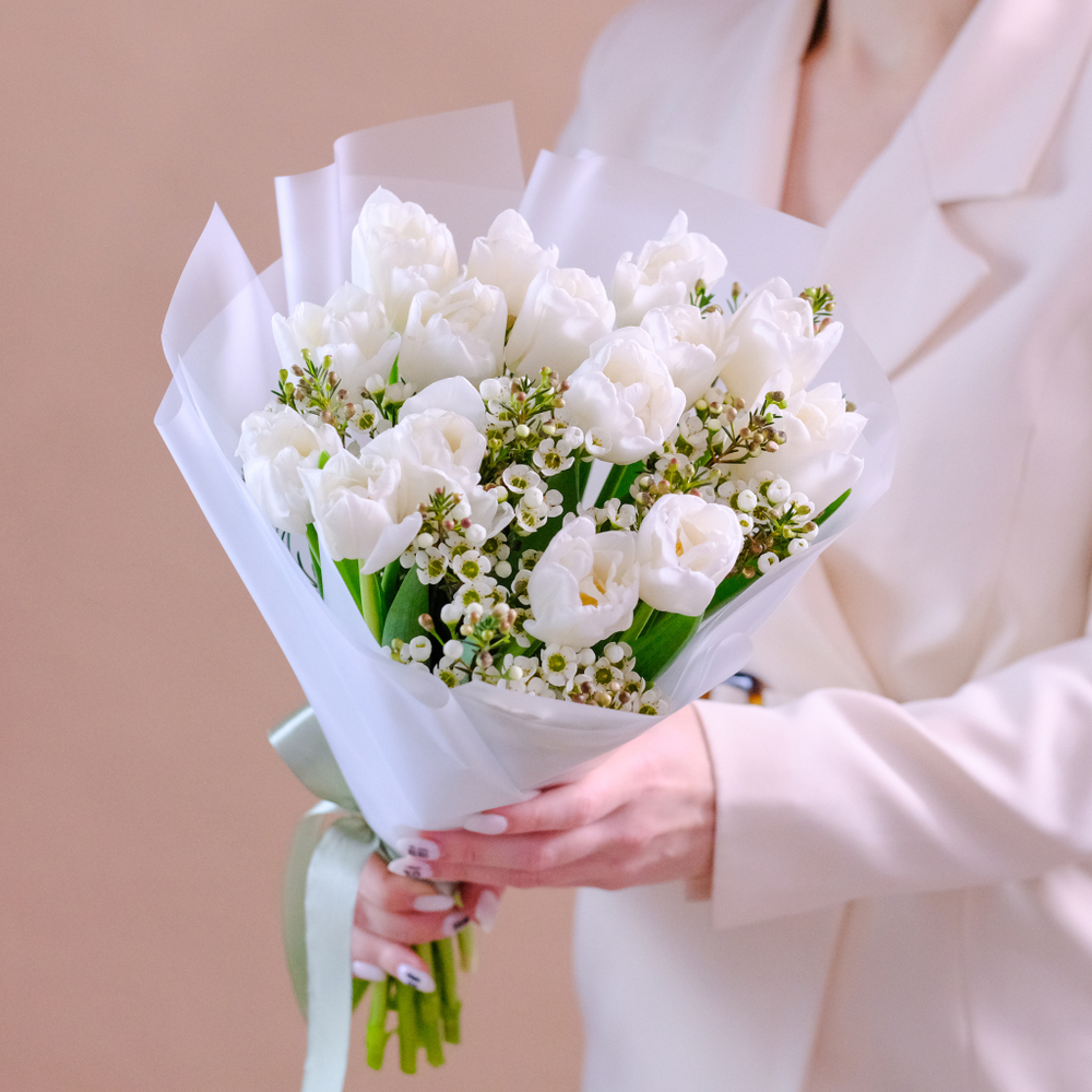 Букет с белыми тюльпанами «‎Нежность»