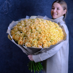 Букет 101 персиковая роза Peach Avalanche