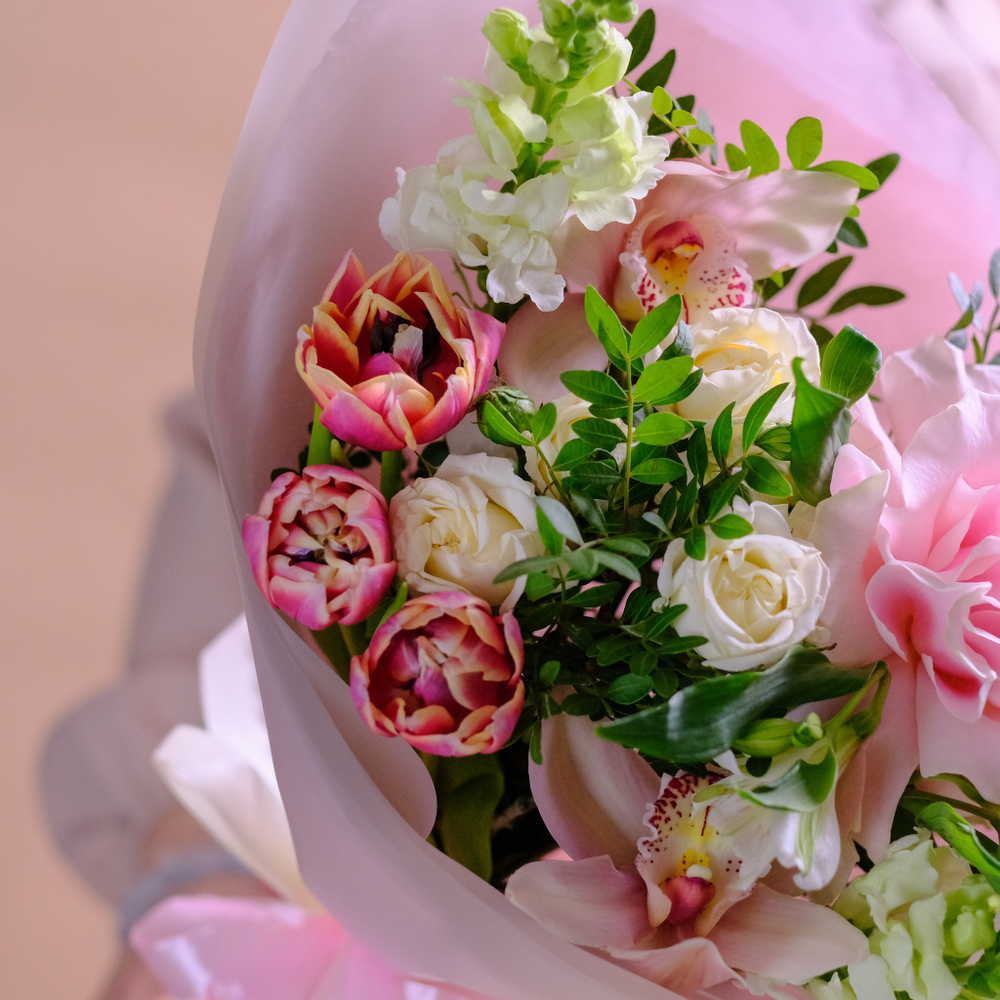 Нежный букет с французской розой и орхидеей #128