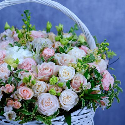 Букет цветов в корзине
