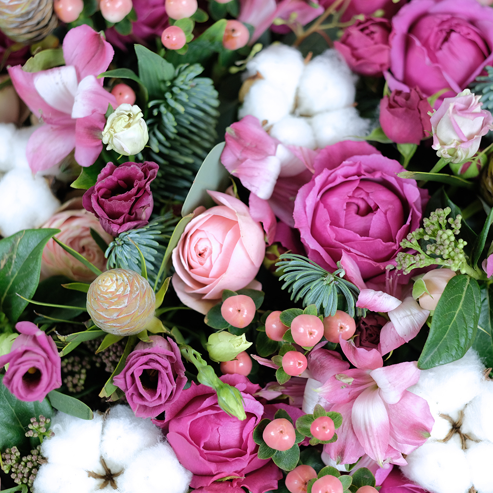 Корзина с пионовидными розами "Империя чувств"