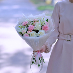 Нежный букет с пионовидными розами #587