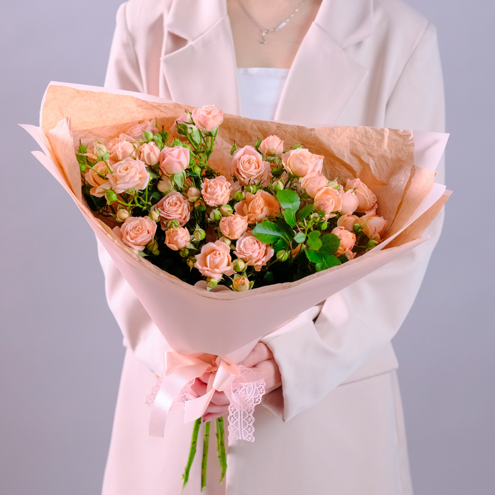 Нежный букет пионовидных роз #206