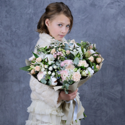 Букет с ранункулюсами "Кокетка"