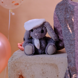 Мягкая игрушка "Зайка в берете " 22 см