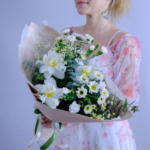 Купить Нежный букет с белыми тюльпанами #902