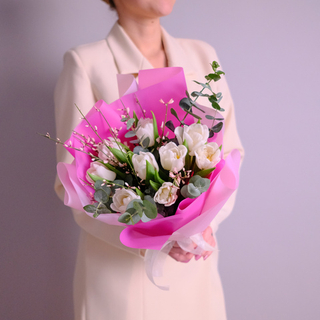 Яркий букет с тюльпанами «Барби» #820