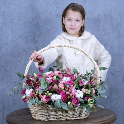 Корзина с пионовидными розами Пермь заказать купить онлайн