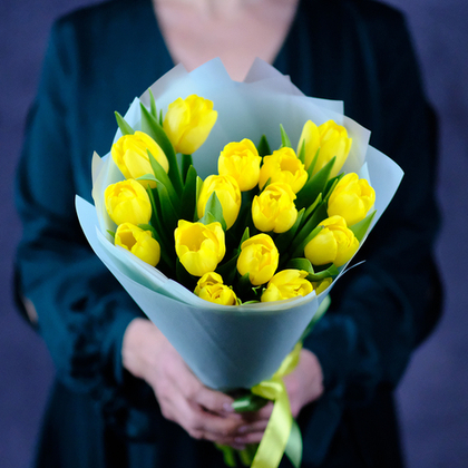Букет желтых тюльпанов