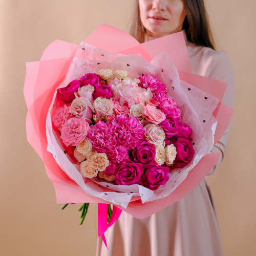 Купить Яркий букет с пионовидными розами "Люблю"