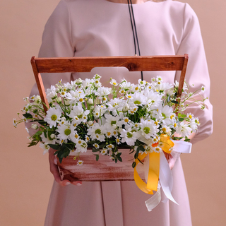 Композиция с ромашками "Искренняя"