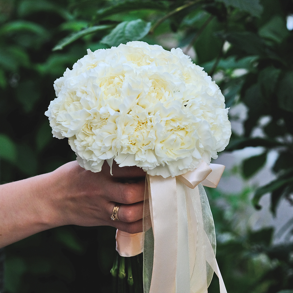 Букет невесты «‎Айвори» с диантусом