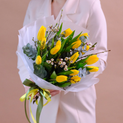 Букет с тюльпанами "Весенний"