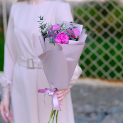 Букет-комплимент из пионов #5201