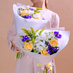 Букет-комплимент с персиковыми розами #57 