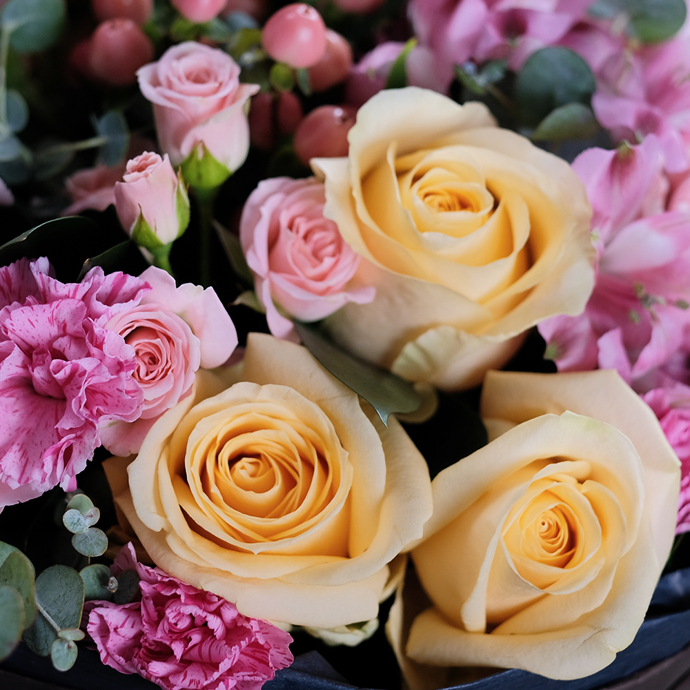 Букет с персиковыми розами «Маленькое приключение»‎