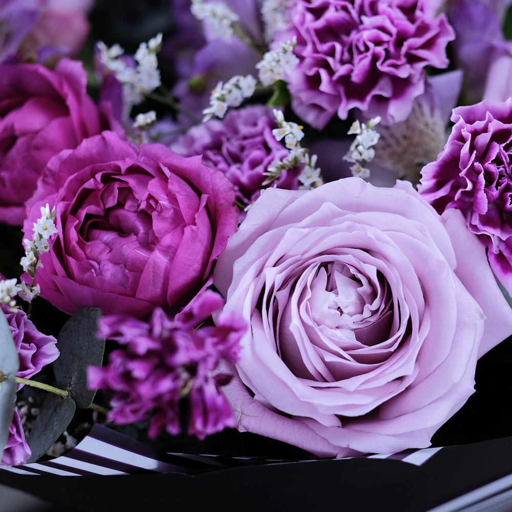 Букет с пионовидными розами "Космос"