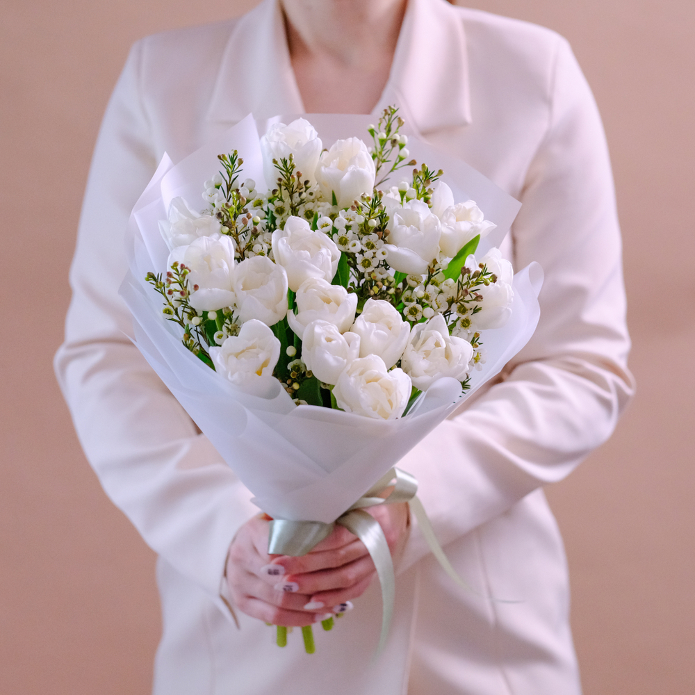 Букет с белыми тюльпанами «‎Нежность»