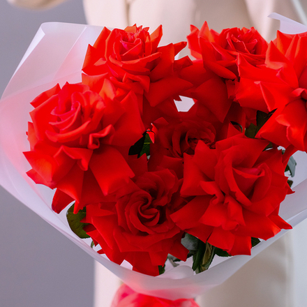 Букет алых роз Nina #210