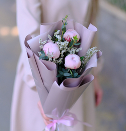 Букет-комплимент из пионов #5202