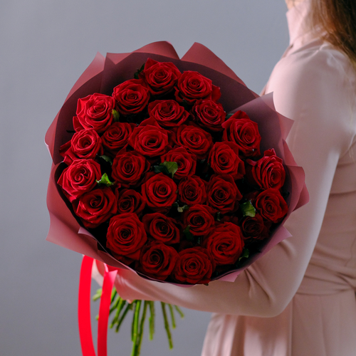 Купить Классический букет красных роз "Мелодия сердца"