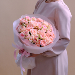 Букет кремовых роз "Наполняя нежностью"