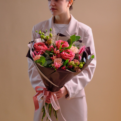 Яркий букет с пионовидными розами Мандарин Экспрешн #193