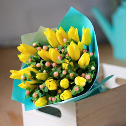 Купить весенний букет с тюльпанами в Перми