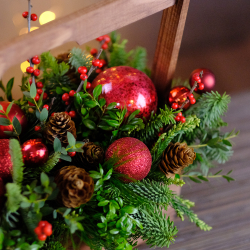 Композиция новогодняя #352 с еловыми ветками