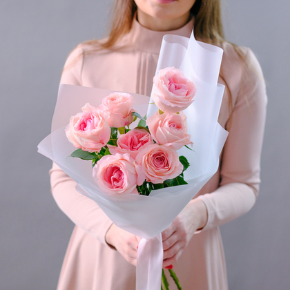 Нежный букет садовых роз "Майра"