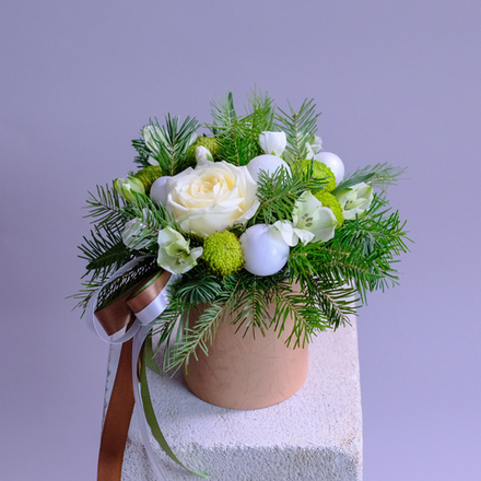 Зимняя композиция в шляпной коробке "Для уютного вечера"