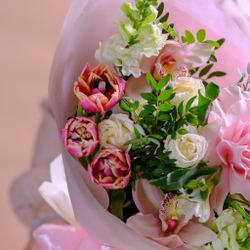 Нежный букет с французской розой и орхидеей #128