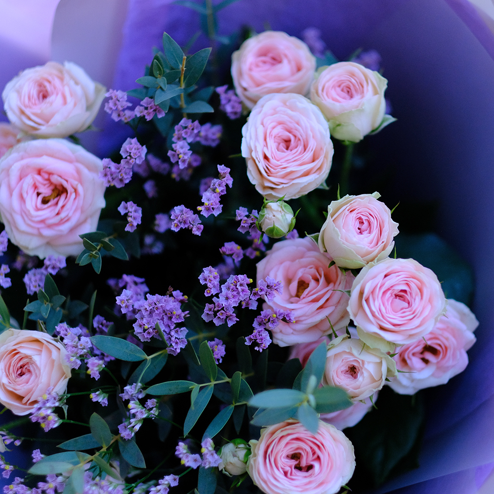 Букет кустовых пионовидных роз Grandmas Finest Katy #584