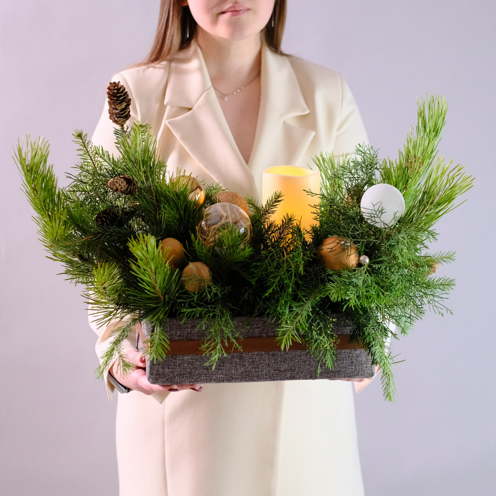 Зимняя композиция со свечой #8