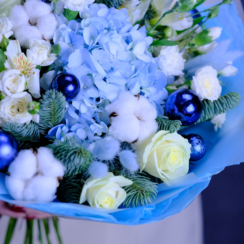 Нежный зимний букет с гортензией и сухоцветами #706