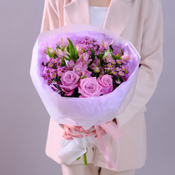 Комплимент с пионовидными розами "Мечтательное настроение"