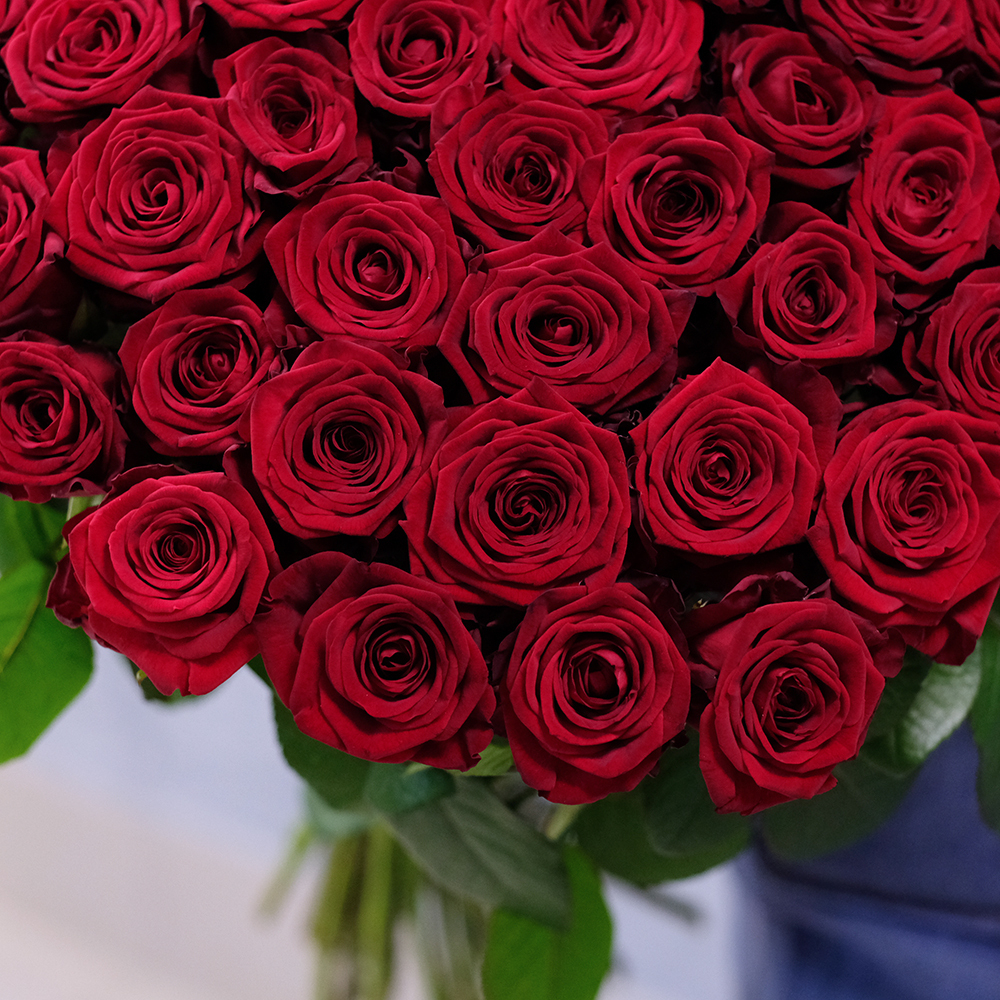 Букет 51 красная роза Red Naomi 70см