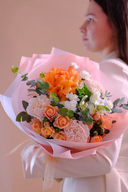 Нежный букет с французской розой Амаретто #169 (готовый букет)