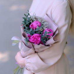 Букет-комплимент из пионов #5201