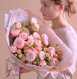 Нежный букет пионовидных роз «Дымка» #131