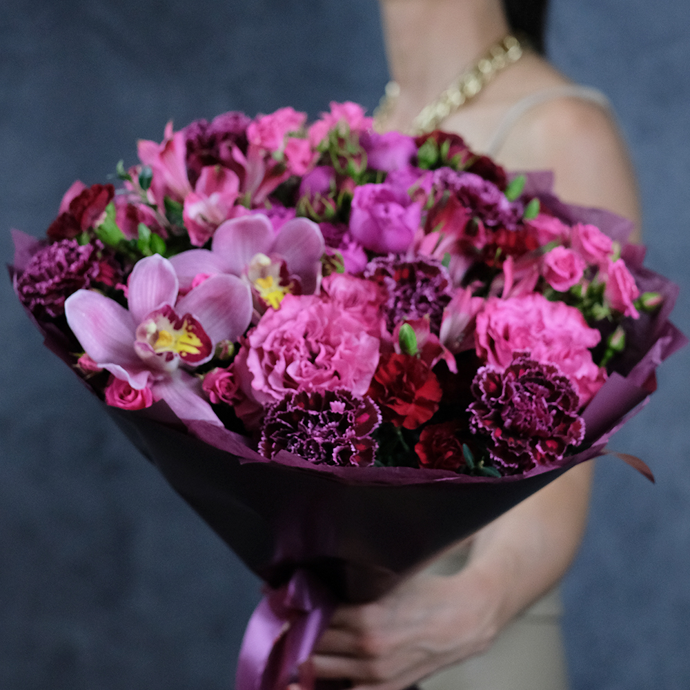 Букет «Клеопатра» с пионовидными розами и орхидеями