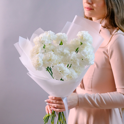 Нежный букет белых диантусов