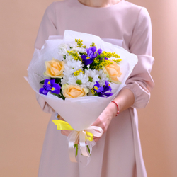 Букет-комплимент с персиковыми розами #57 