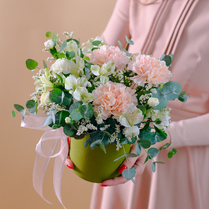 Нежная композиция в шляпной коробке "Акварель" #238