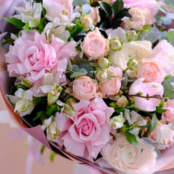 Весенний букет с ранункулюсами и французскими розами #151